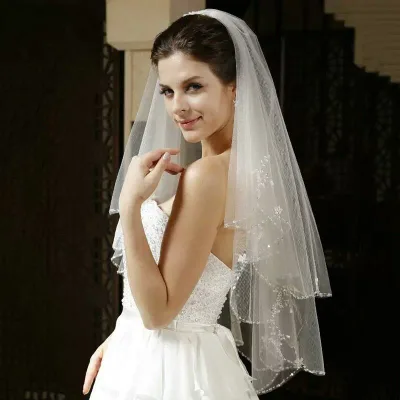 ウエディングベール ウェディングベール オフホワイト 純白 ショートベール ミドルベール ブライダル 結婚式 二次会 披露宴 花嫁 前撮り ビーズ 可愛い ヘアアクセサリー ヴェール ヘッドドレス veil 髪飾り 海外挙式 花嫁小物 2次会 パーティー 上品 チュール
