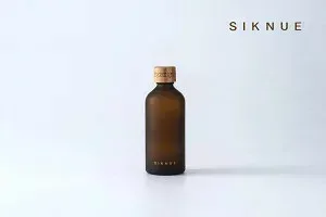 【お買得クーポン対象】【送料無料】【北海道産地品】 SIKNUE シクヌ バスオイル 草の香り 100ml おしゃれ 香り しっとり バス 入浴剤 プレゼント ギフト