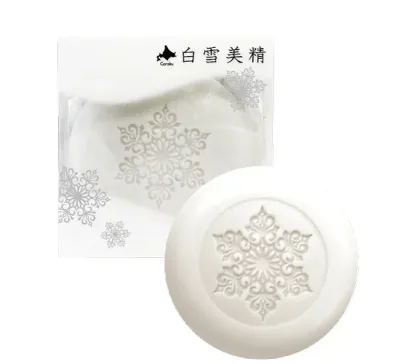 【お買得クーポン対象】【送料無料】小六 北海道コスメ 白雪美精 全身用ホワイト石鹸 100g ギフト 保湿 馬油 洗顔