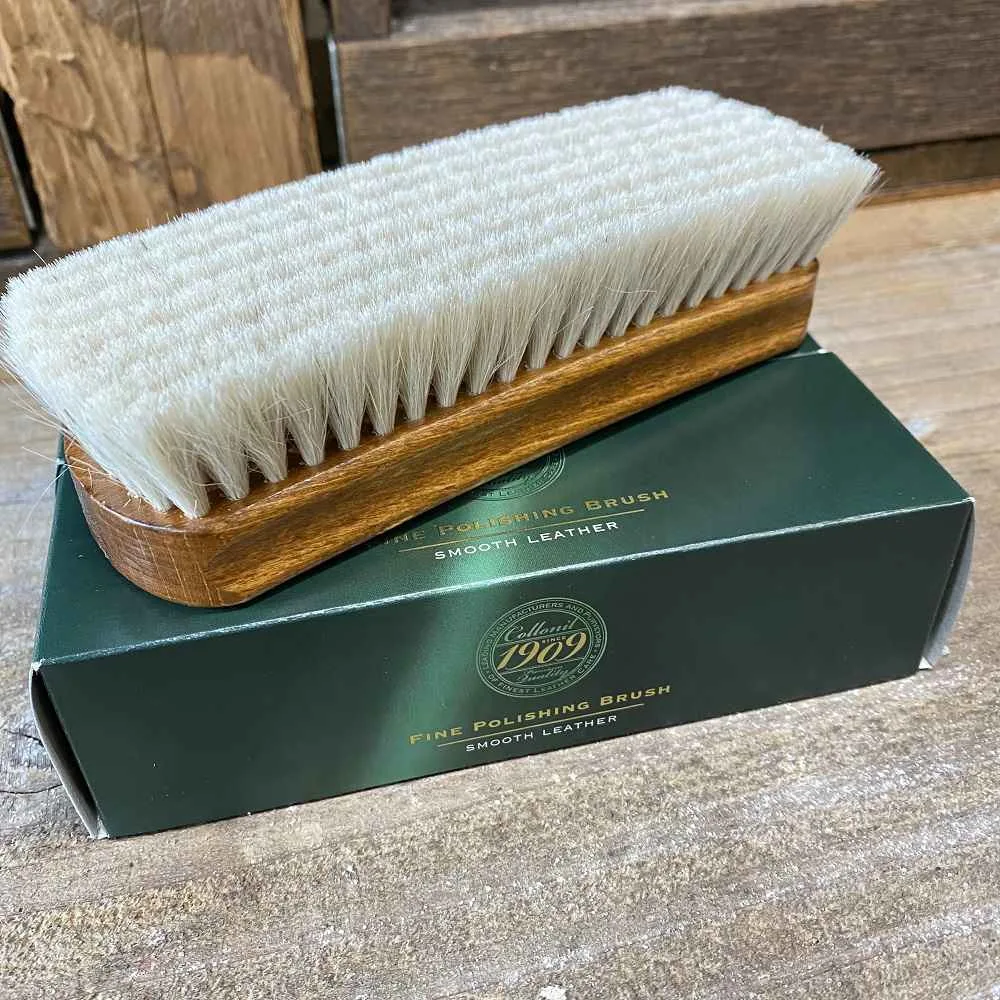 『collonil/コロニル』1909ファインポリッシングブラシ/仕上げ磨き用ヤギ毛/山羊毛ブラシ/1909 FINE POLISHING BRUSH レザーケア用品 仕上げ磨き用ブラシ 山羊毛ゴートヘアー 柔らかい毛質【レザーバッグ革財布専門店Vertigo/ヴァーティゴ】