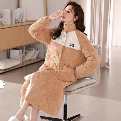 ガウン レディース 女性用 冬物 あったか 保温 部屋着 ルームウェア パジャマ ローブ ナイトドレス バスローブ ロング丈 スタンドカラー サンゴフリース 厚手 裏起毛 3層キルティング 中綿入り もこもこ ふわふわ 快適 防寒