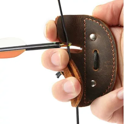 アーチェリー フィンガーガード 指保護具 弓道 弓具 アーチェリー用品 リカーブボウ 伝統弓 射撃 狩猟 練習 競技用 耐摩耗 通気性 フィンガータブ ブラウン