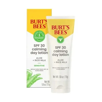 バーツビーズ センシティブソリューションズ カーミング デイローション SPF30 約51g Burt's Bees Sensitive Solutions Calming Day Lotion SPF 30 1.8 oz. 【お取り寄せ商品】