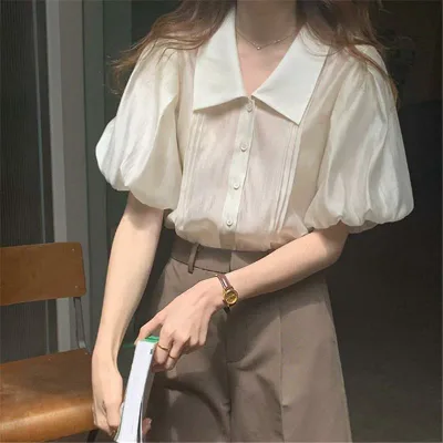 シャツ レディース 春夏 半袖 泡泡袖 パフスリーブ トップス カットソー ブラウス 襟付き フリル スリーブ おしゃれ かわいい レトロ フェミニン スウィート 韓国風 カジュアル きれいめ オフィス 通学 デ通勤 薄手 涼しい