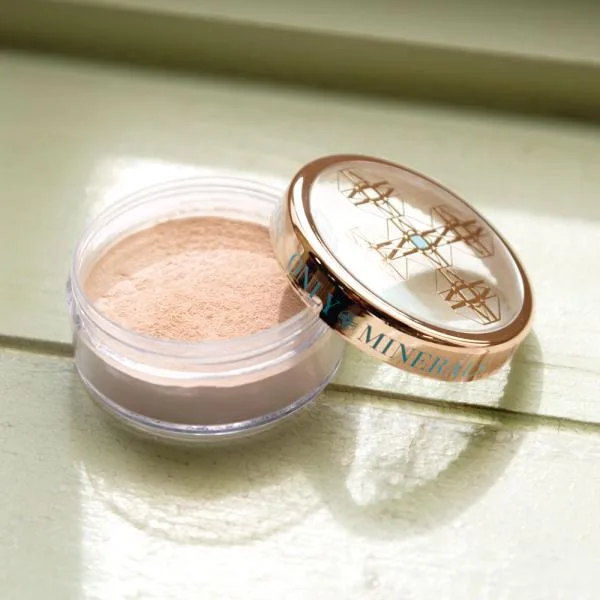 【増量10g】 オンリーミネラル 薬用美白ファンデ増量タイプ 10g 化粧品 メイクアップ ファンデーション フェイスパウダー M84502 ディノス
