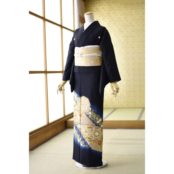 留袖とモーニング同時注文で10%OFF 黒留袖 レンタル 結婚式 手刺繍 藍ぼかし唐花《身長》159cm〜171cm位 留袖レンタル 着物レンタル 母親 礼装 高級正絹