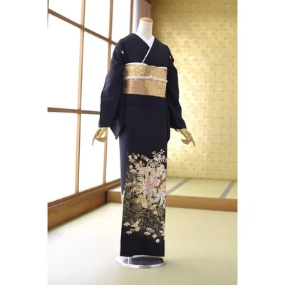 留袖とモーニング同時注文で10%OFF 留袖 レンタル 結婚式 黒留袖 バラ吉祥文《身長》154cm〜169cm位 高級 正絹 着物レンタル 母親 黒留袖レンタル