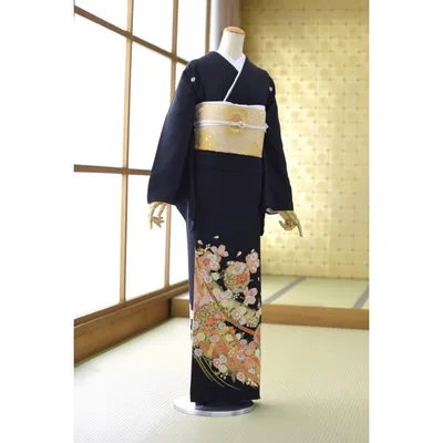 留袖とモーニング同時注文で10%OFF 留袖 レンタル 結婚式 こがね雪輪四季の花 身長 155cm〜162cm位 高級 正絹 着物レンタル 母親 貸衣装 黒留袖レンタル 留め袖