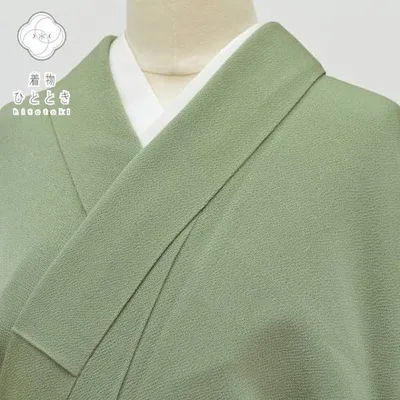リサイクル着物 色無地 中古 正絹 仕立て上がり 縮緬 紋付 女性 裄65.5cm 身丈163cm 緑色系 pp1251b