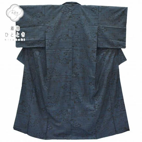 リサイクル着物 大島紬 中古 正絹 仕立て上がり 純泥染め クリーニング済 身丈154.6cm 裄63.4cm 紺色系 風景文様 良品★★★ qq1063a22