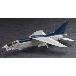 ハセガワ 1/ 72 「エリア88」 F-8E クルーセイダー “風間 真”(64821)プラモデル 返品種別B