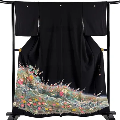 黒留袖 身丈160cm 裄丈62cm S 袷 落款あり 草花 鳥 ぼかし 黒 正絹 名品 中古