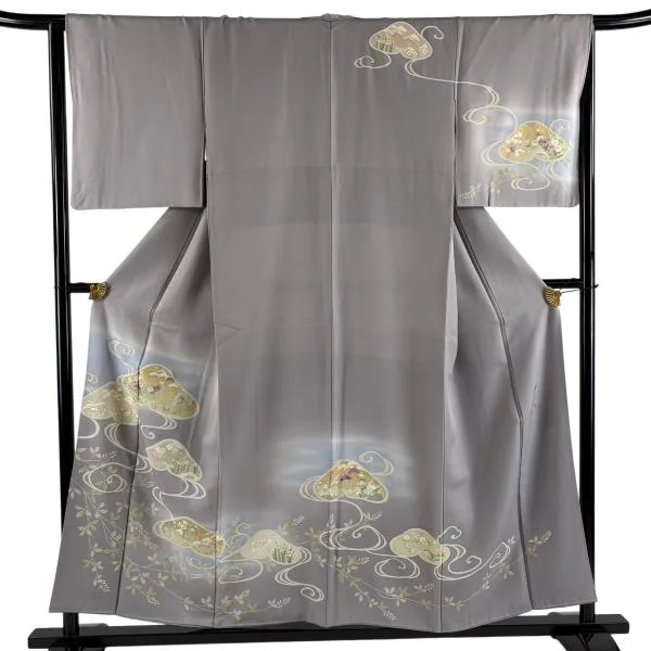 訪問着 身丈155cm 裄丈65cm M 袷 帝王紫 落款あり 笠松 草花 金彩 刺繍 灰紫 正絹 名品 中古