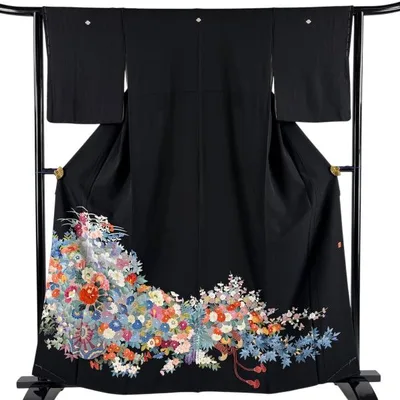 美品 黒留袖 身丈160cm 裄丈62.5cm S 袷 落款あり 花車 牡丹 黒 正絹 名品 中古