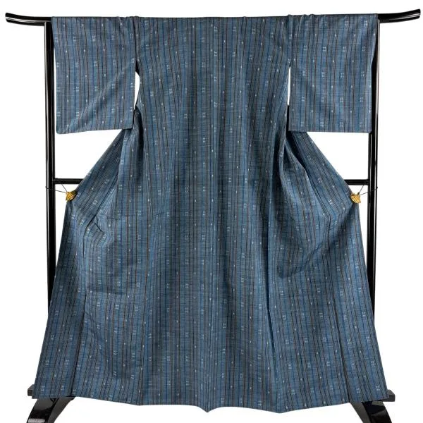 美品 紬 身丈163.5cm 裄丈65cm M 単衣 絹裳紬 落款あり 証紙あり 縦縞 幾何学模様」 青 正絹 秀品 中古