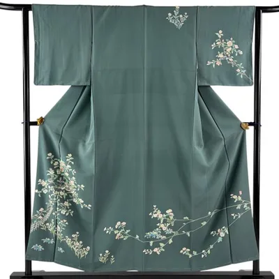 付下げ 身丈153cm 裄丈62.5cm S 袷 落款あり 枝花 鳥 灰緑 正絹 秀品 中古