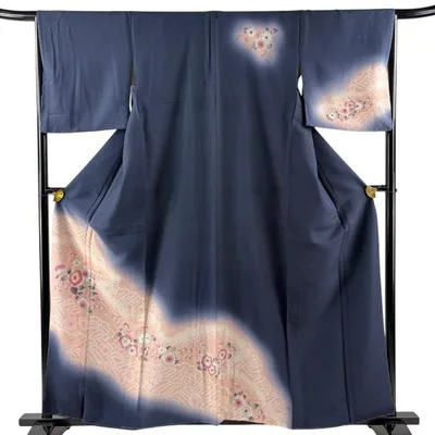 美品 訪問着 身丈159.5cm 裄丈66cm M 袷 やまと 辻が花柄 雲文 ぼかし 濃紺 正絹 名品 中古