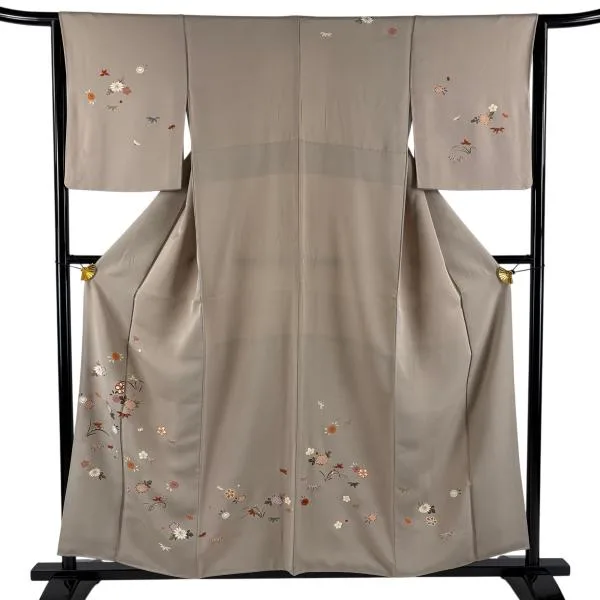 付下げ 身丈157cm 裄丈63.5cm S 袷 菊 笹 金彩 灰茶 正絹 秀品 中古