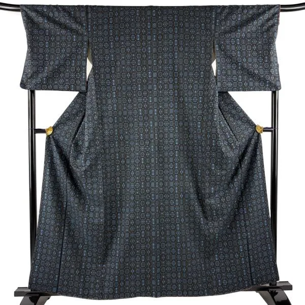 紬 身丈160cm 裄丈68.5cm L 袷 幾何学模様 花 青黒 正絹 優品 中古
