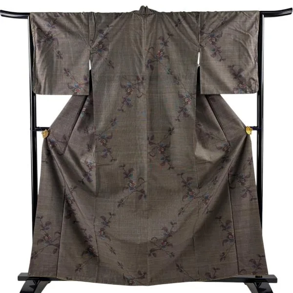美品 大島紬 身丈163.5cm 裄丈65cm M 袷 バチ衿 純泥染 証紙あり 枝花 焦茶色 正絹 秀品 中古