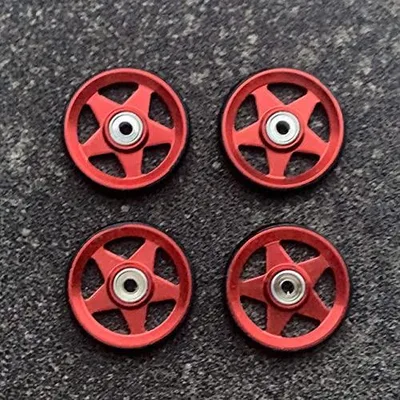 ミニ四駆 19mm 5スポークプラ輪ベアリングローラー x4 (レッド/ブラック)