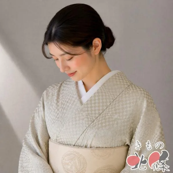 色無地 着物 中古 正絹 袷 紋付き セミフォーマル 地模様 幾何学模様 薄い青朽葉色 身丈154cm 裄62.5cm SA きもの北條 A1351-10
