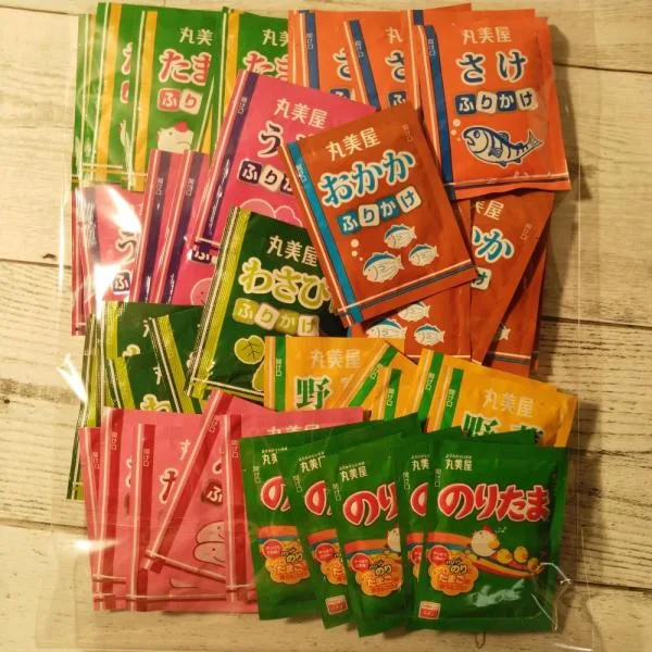 丸美屋 のりたま& ふりかけ7種類(鮭、梅、たらこ、おかか、玉子、野菜、わさび風味)×5袋 2.5g×40袋セット メール便送料無料 ポイント消化 600 爆買