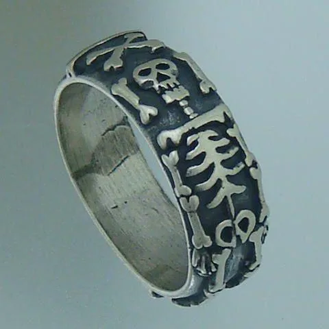 全身 ドクロ 骸骨 可愛らしい シルバーリング シルバー925 silver925 シルバーアクセサリー 指輪 髑髏 どくろ ガイコツ パイレーツ メンズ レディース