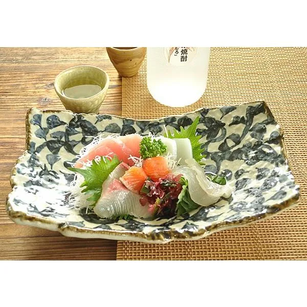 食器 和食器 おしゃれ 皿 大皿 手書きたこ唐草変形足付まな板皿 モダン 角皿 スクエアー