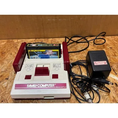 美品 任天堂 ファミコン FC 本体 H7436689 ソフト付き
