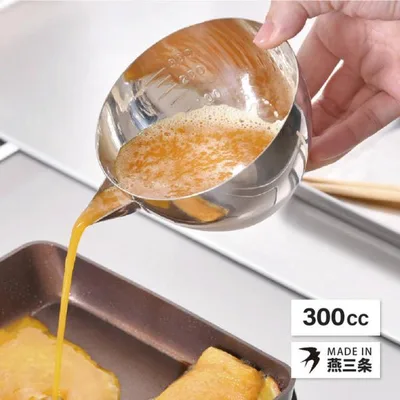 片口ボウル ステンレス 液だれしにくい 日本製 燕三条 18-8 片口 ミニ 目盛付 約300cc 卵 スープ かきたま汁 たこ焼き 計量カップ 料理 キッチン用品 カンダ