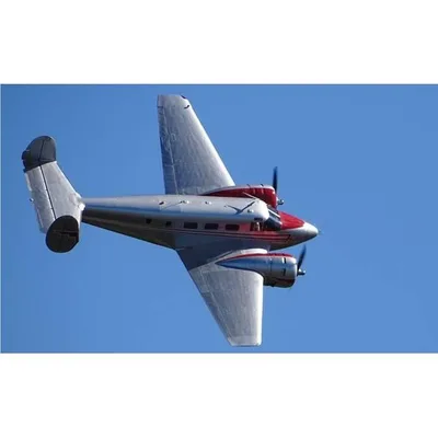 ドイツレベル 1/48 ビーチクラフト モデル 18 スケールモデル 03811