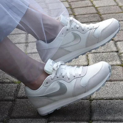 ナイキ レディース スニーカー 新作 nike カジュアル シューズ ファッション 靴 ローカット レトロランニング ウィメンズ MD ランナー 2 749869 108