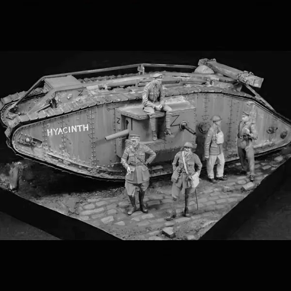 Unassembled and unpainted 1/35 resin model kit British tank crew (5 dolls) 1276