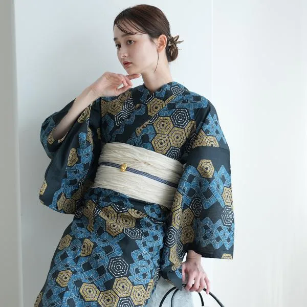 浴衣 レディース セット utatane 高級変わり織 浴衣3点セット ローケツ染め風 鉄紺に亀甲繋ぎ 浴衣セット(ゆかた・帯・下駄)上質 うたたね レトロ ●