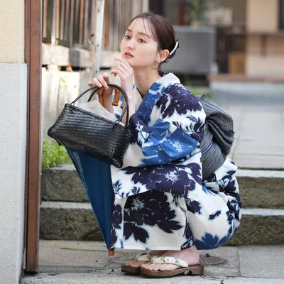浴衣 レディース セット utatane 高級変わり織 浴衣3点セット 藍の静寂・大輪更紗 フリーサイズ 国産生地・国内染色 希少図案を現代に復刻 浴衣・帯・下駄 ●