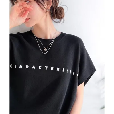 tシャツ 半袖 余白で魅せる、大人の余裕。シンプル英字ロゴ前後2wayフレンチスリーブニットトップス(半袖) レディース