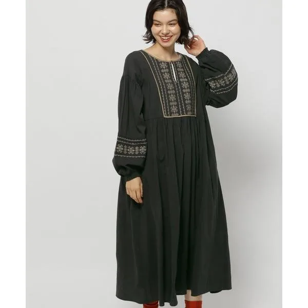 ワンピース 刺繍パイピングワンピース
