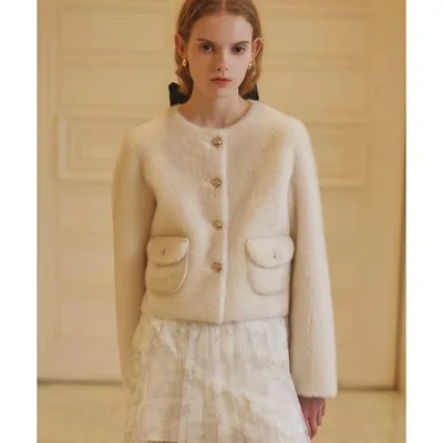 ジャケット ノーカラージャケット EM GOLD BUTTON FAUX FUR JACKET レディース
