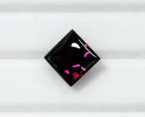 ロードライトガーネット バフトップ2.31ct ガーネット ルース
