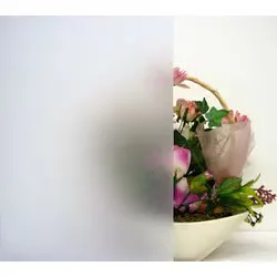 明和グラビア MEIWA 水を使わず キレイに貼れる 空気が抜けやすい窓飾りシート 紫外線99%カット 目隠し効果 ペアガラス・網入りガラス対応 46cm×90cm スリガラス調 GDS-4650