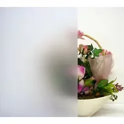 水を使わず キレイに貼れる 空気が抜けやすい窓飾りシート 紫外線99%カット 目隠し効果 ペアガラス・網入りガラス対応 92cm×180cm スリガラス調 GDS-925018