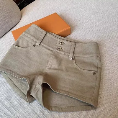 【20%OFFクーポン付き】ショートパンツ レディース デニム ホットパンツ ハイウエスト 美脚 脚長 二つボタン 短パン カジュアル 夏 痩せ見え 伸縮 ズボン ジーンズ おしゃれ 普段着 ルームウェア ビーチ プール 旅行